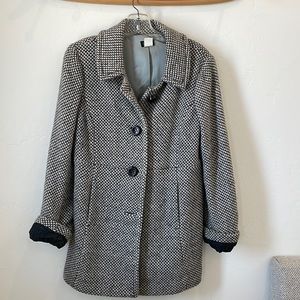 JCrew car cost. Wool blend. Grey and white houndstooth.